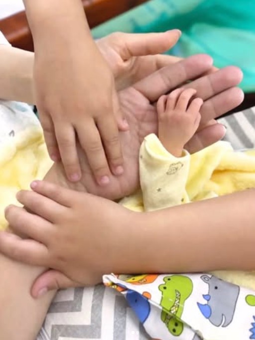 Julión Álvarez sorprende a todos con la llegada de su primer hijo varón